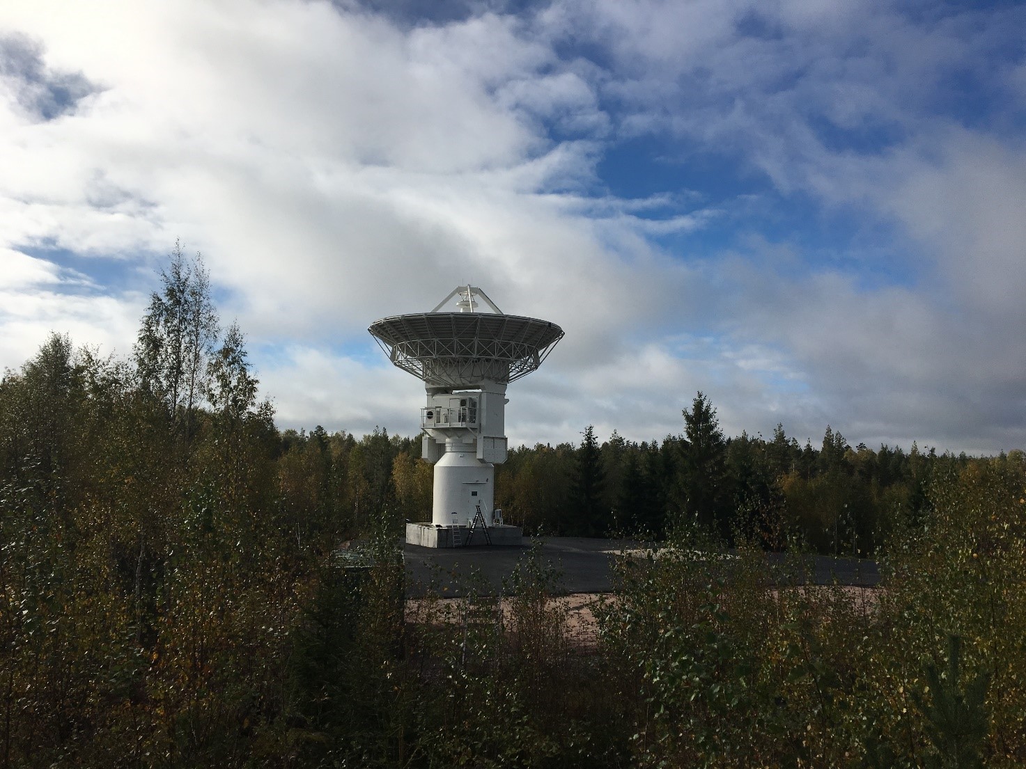 Metsähovin radioteleskooppi.